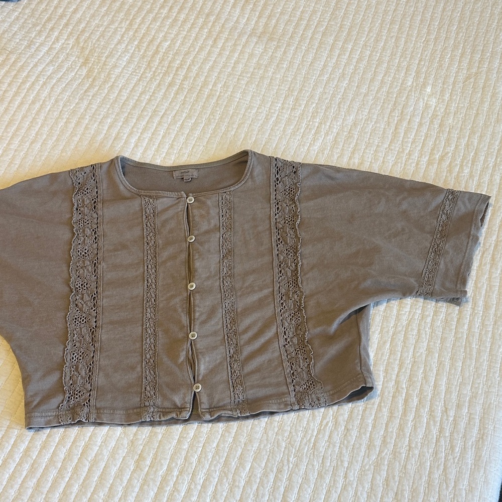 Women’s Button-Up Crop